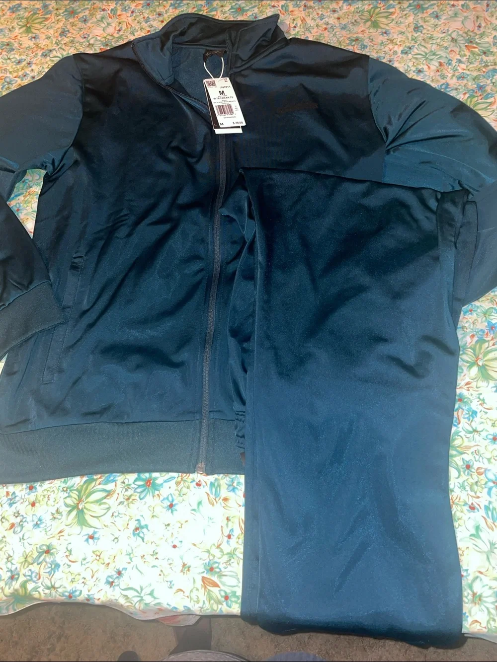Green & black adidas track suit (M)(nwt)